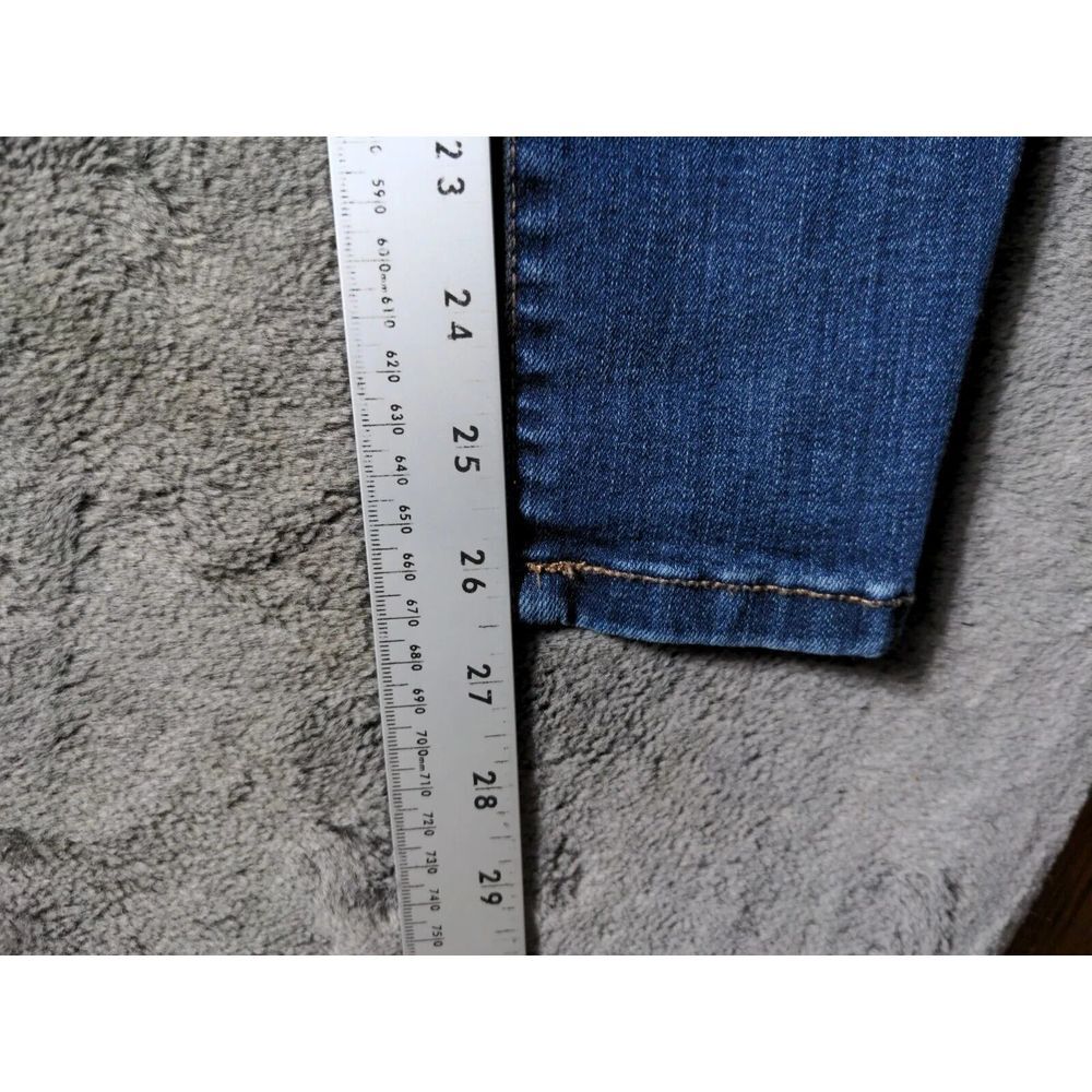 Maurices Mid-Rise Distressed Jeans Women's Size XS Short Medium Wash - Picture 6 of 10